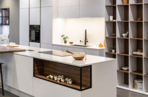witte keuken zonder grepen dekton werkblad