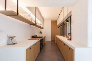 witte houten keuken